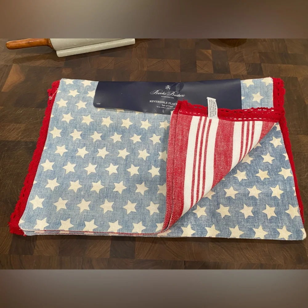 Brooks Brothers patriotic placemat set of 4) Brand new - reversible -